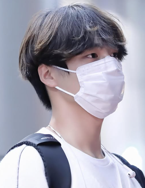"데뷔하자마자 1년간 드라마 4편? 첫 작품 시청률 27%" 1년도 안 돼 주연 된 남배우는?