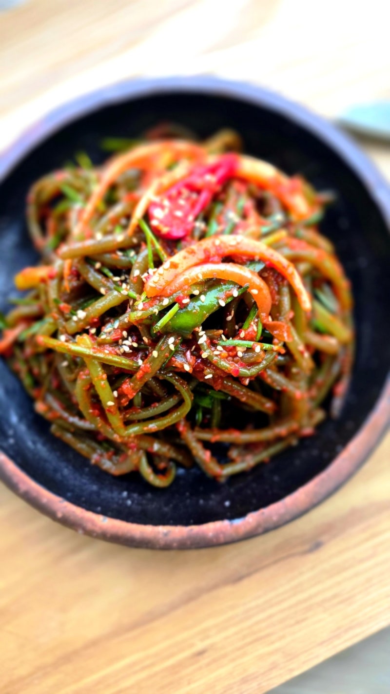 고구마줄기김치, 껍질 벗기는 정성부터 맛있는 양념까지~