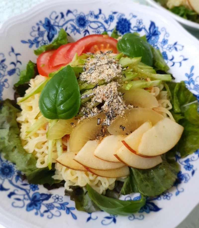 무더위에 지친 여름철 음식 추천 [오뚜기 진비빔면]