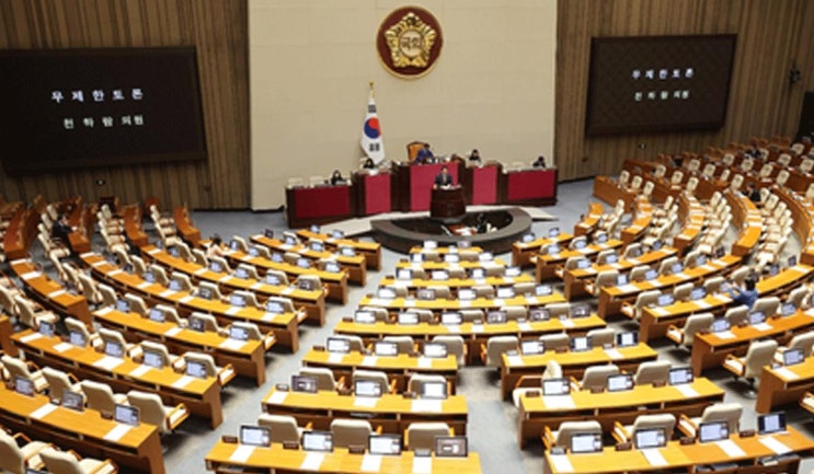 "현직 <b>대통령</b>도 <b>연임</b> 가능?" <b>조정식</b> 국회의장 발언에 정치권... 