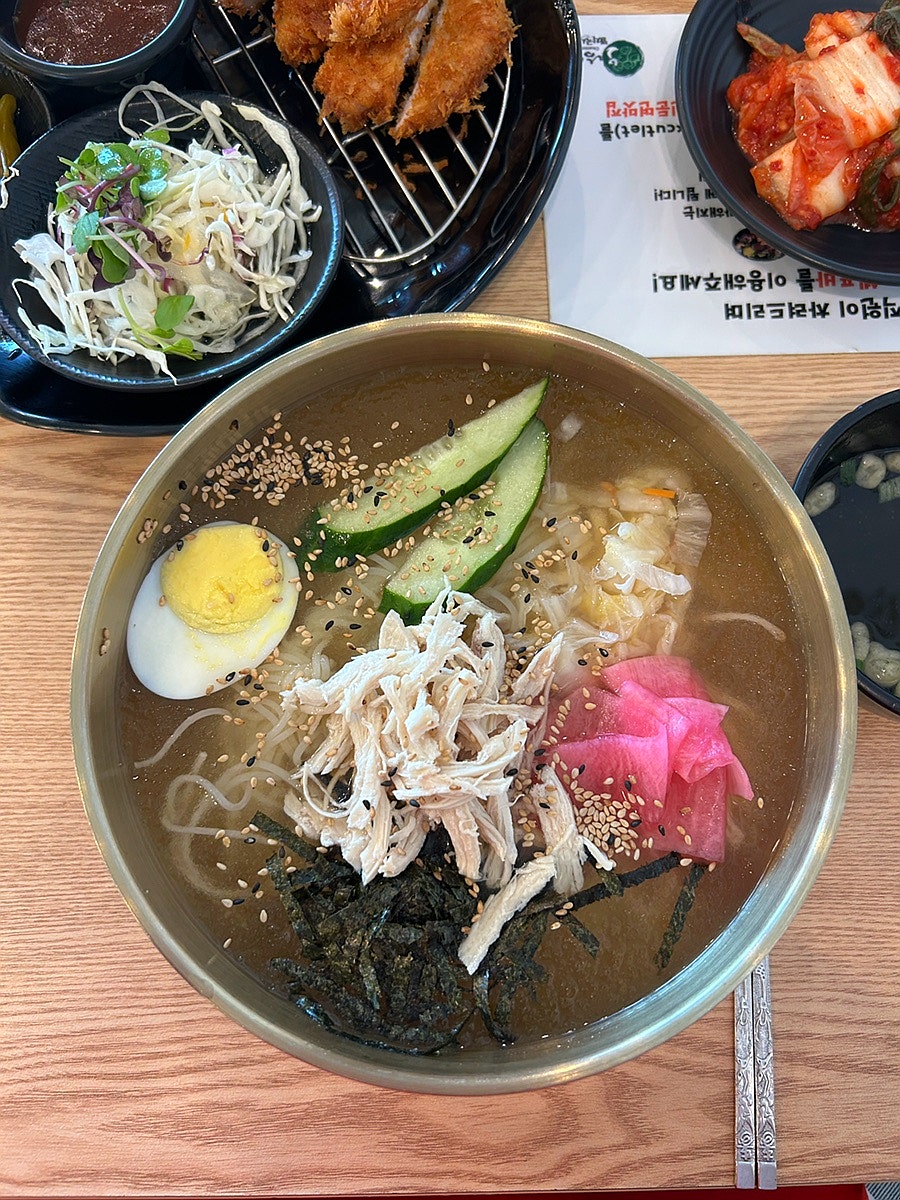 멸치국시와돈까스 본점 사진 2