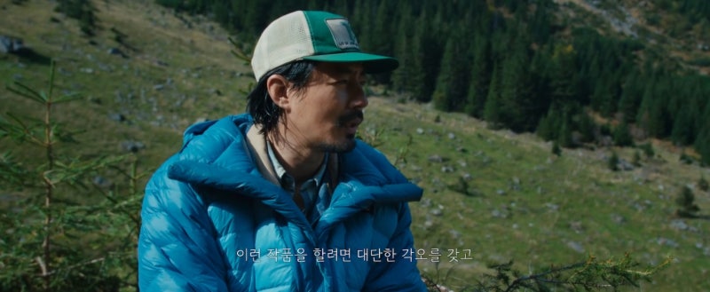 "조인성이 코르티스감성?.." 요즘 힙한 셀럽들이 볼캡 버리고 싹 갈아탔다는 모자 트러커 캡