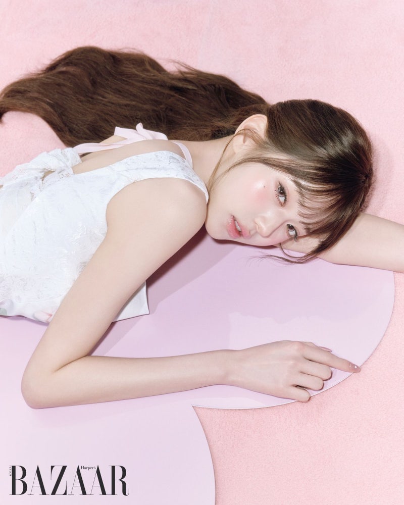 "논란 뒤 공개된 독보적 비주얼?" 장원영 하퍼스 바자 8월호 커버 & 하파크리스틴 "장원영렌즈....
