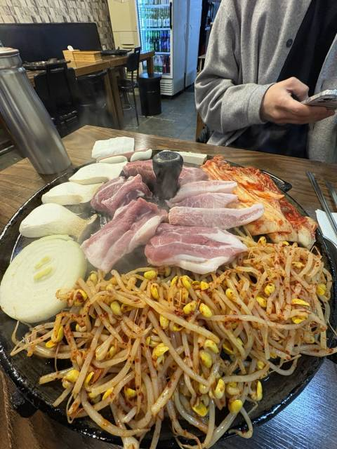 솥뚜껑삼겹살 사진 1