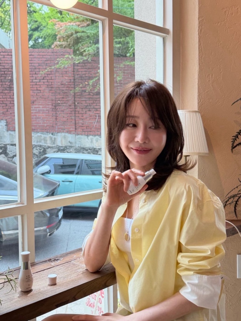 엄지원 중단발 레이어드컷 C컬펌 헤어스타일 추천 페이지원헤어 청담 지니디자이너