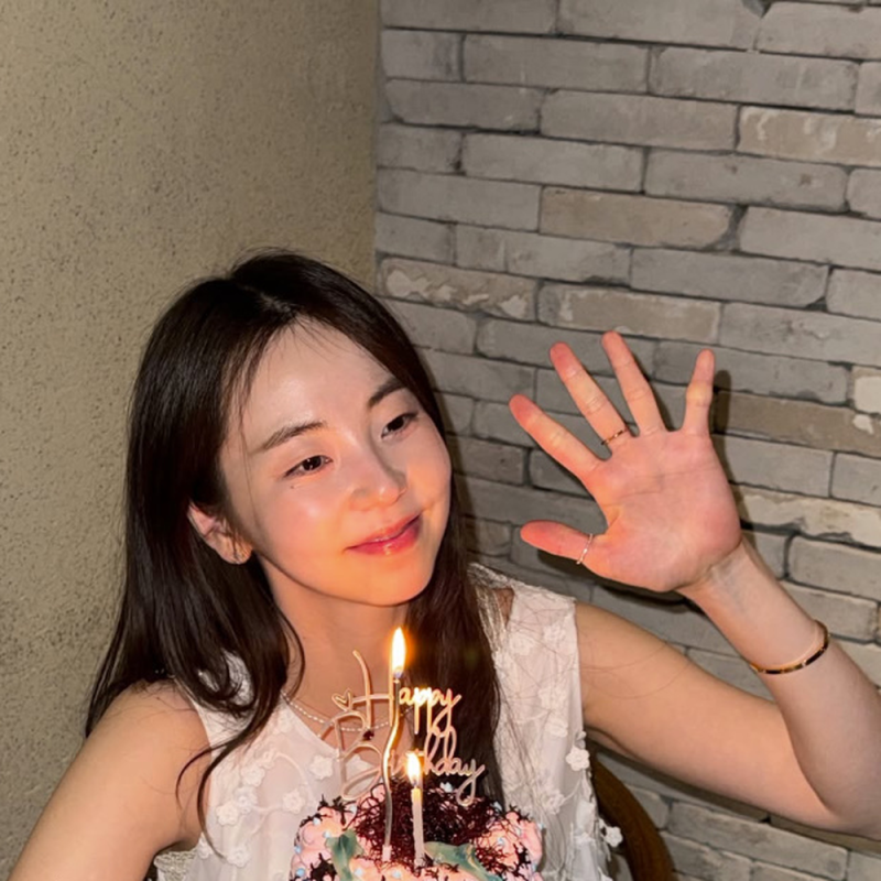 "이제 노래는 안 해요" 스물한 살에 원더걸스 나온 안소희, 요즘 서 있는 무대