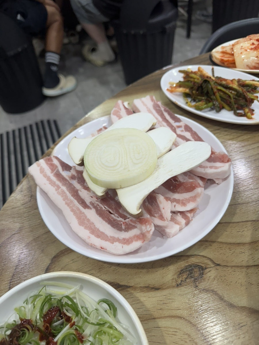 윤가네솥뚜껑김치삼겹살 사진 5