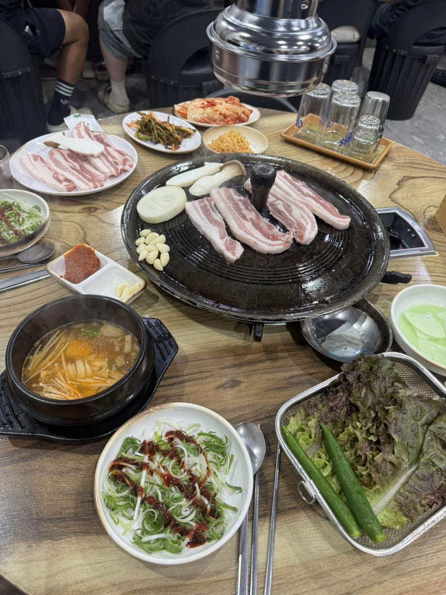 윤가네솥뚜껑김치삼겹살 사진 6