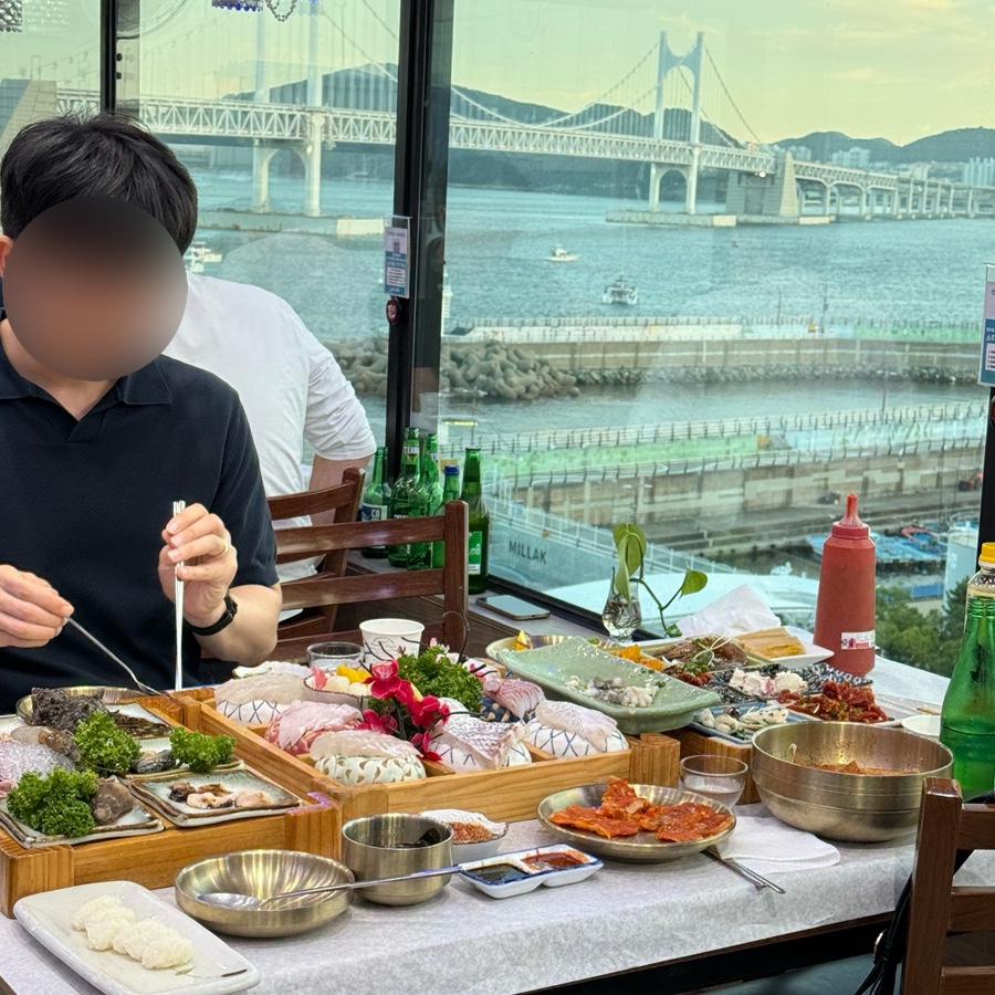 산해횟집 사진 2