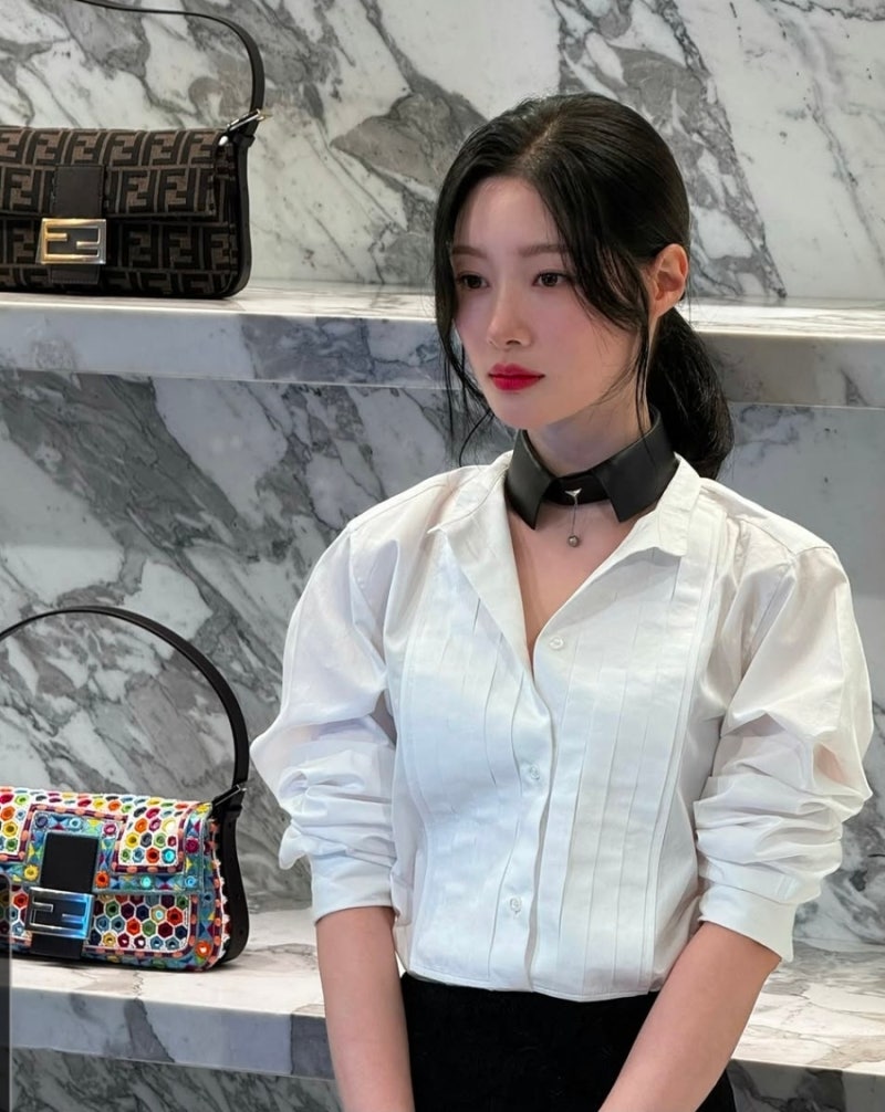 배우 정채연 프로필 키 나이 고향 학력 경력 데뷔 총정리 / 다이아·아이오아이 센터에서 배....