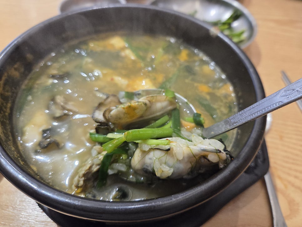 함경찬 굴국밥&밀면 본점 사진 5