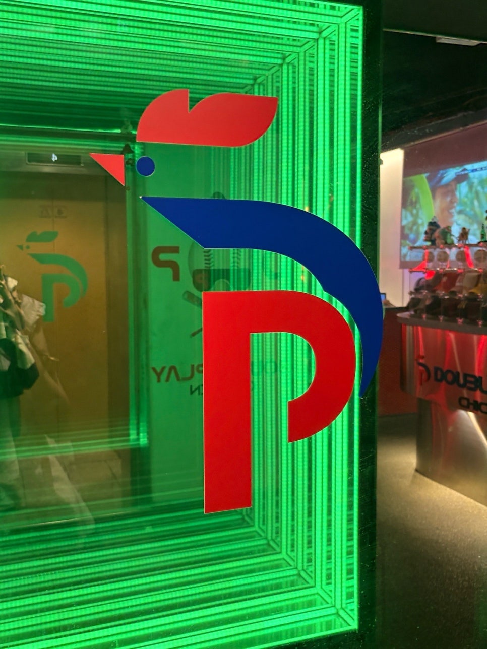 더블플레이치킨 동교동본점 사진 4