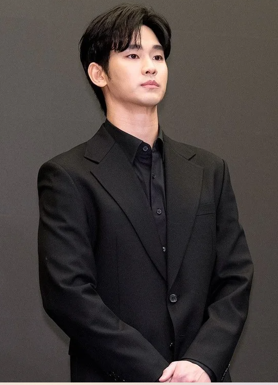 [단독] "만 14세 성관계? 또 가짜다"…김수현, 아동복지법위반 무혐의