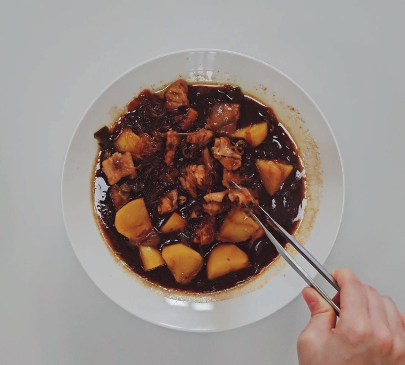 [주말메뉴추천] 간장 찜닭 만들기 안동 찜닭 레시피 성공 보장 양념과 조리 순서 소스 황금 ....