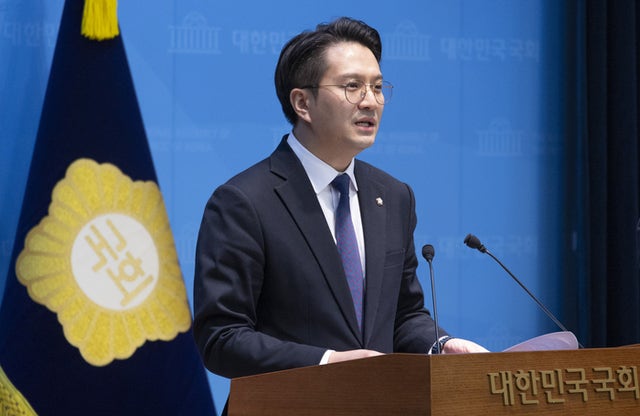[정치인 열전] 전용기 더불어민주당 화성시정 국회의원, 볼링선수 출신, 제22대 국회 최연소 ....