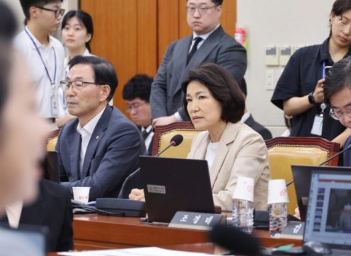 [긴급속보] 국회 <b>과방위</b>, <b>이진숙</b> <b>보임</b> 놓고 여야 격돌... 