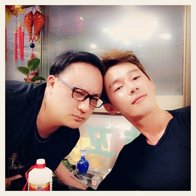 허지웅, 신해철 떠올리며 눈물…“왜 불러놓고 말 못했어”