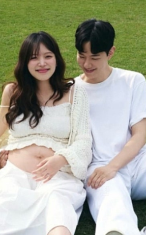 하트시그널4 <b>김지영</b> 출산, <b>딸</b> 얼굴 <b>공개</b>됐다 "곱슬머리가"