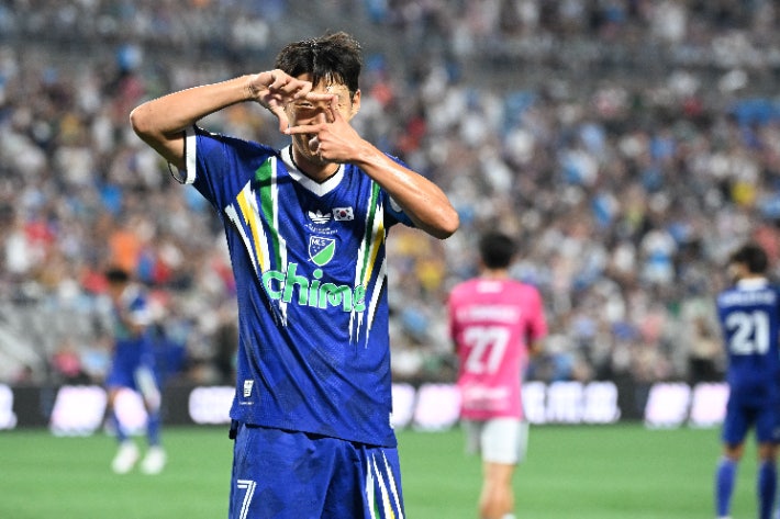 “35분 뛰고 MVP” 손흥민, 첫 MLS 올스타전서 3분 멀티골…역대 최단 기록까지