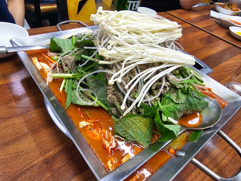 수원 지동시장 순대곱창타운 맛집 '동백순대' 순대곱창볶음 솔직후기