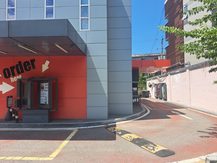 KFC 부산구서DT점 사진 4
