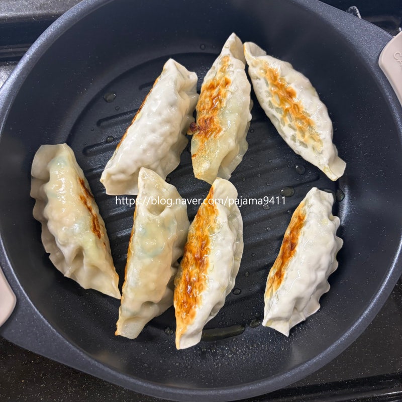 불없이 요리 쿠지글 전자레인지 군만두 만드는 방법
