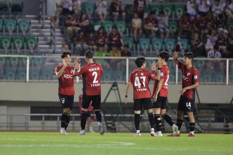 ‘K리그1 선두’ 서울 잡은 부산아이파크, 울산HD 침몰시킨 울산시민축구단… 잇따른 ‘자이....
