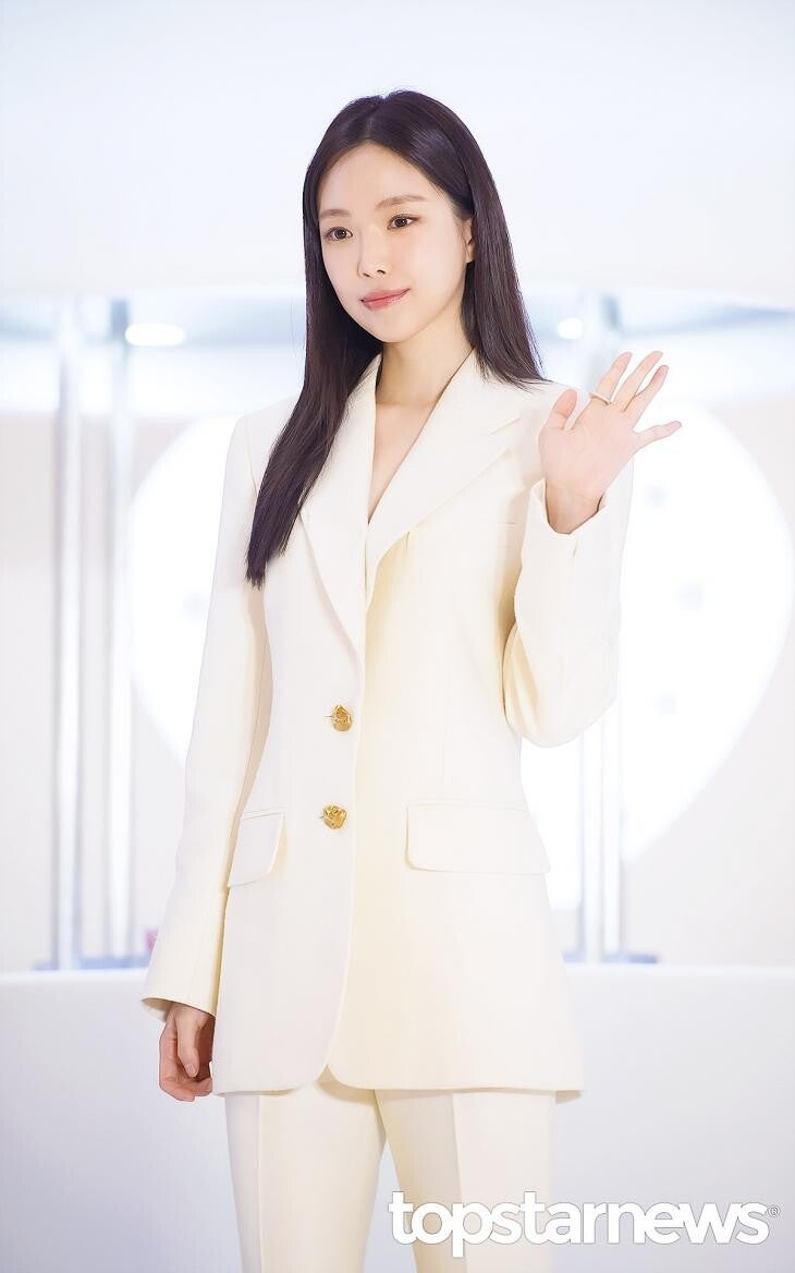 손나은, 윤보미 결혼식 불참 이유?…에이핑크 불화설 해소