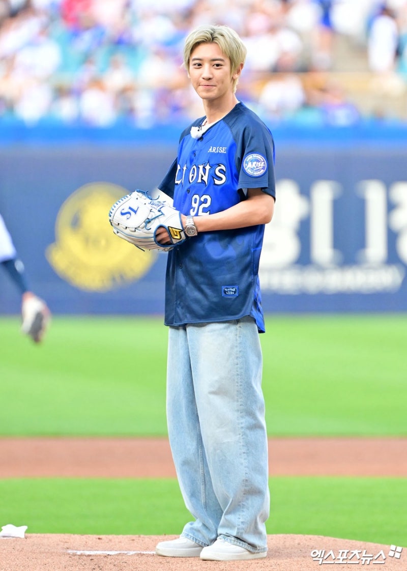 260730 EXO Chanyeol's Samsung Lions First Pitch Fashion Info