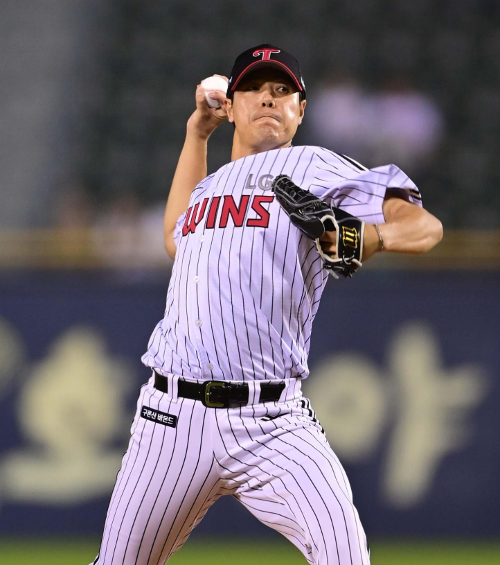“단 세 공이면 됐다” LG 김진성 KBO 최다 홀드 타이의 의미 공개! 화려함보다 정확함이 만든 ....