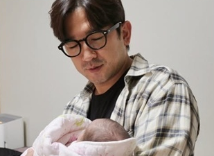 "엄마 닮더니 갑자기 아빠 판박이?" 이민우 딸 7개월 근황 화제