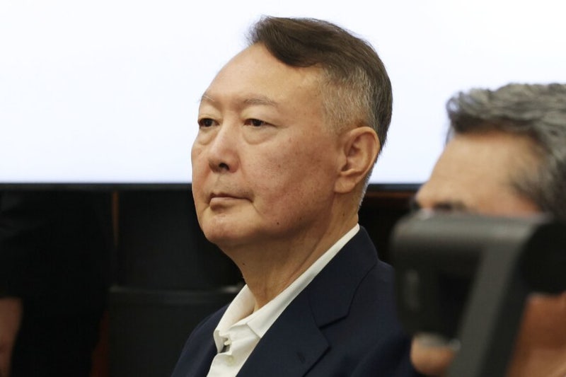 검찰총장 출신이 검찰이 만든 조문에 걸렸다…윤석열 변호사 자격 19일 만에 소멸된 결정적 ....