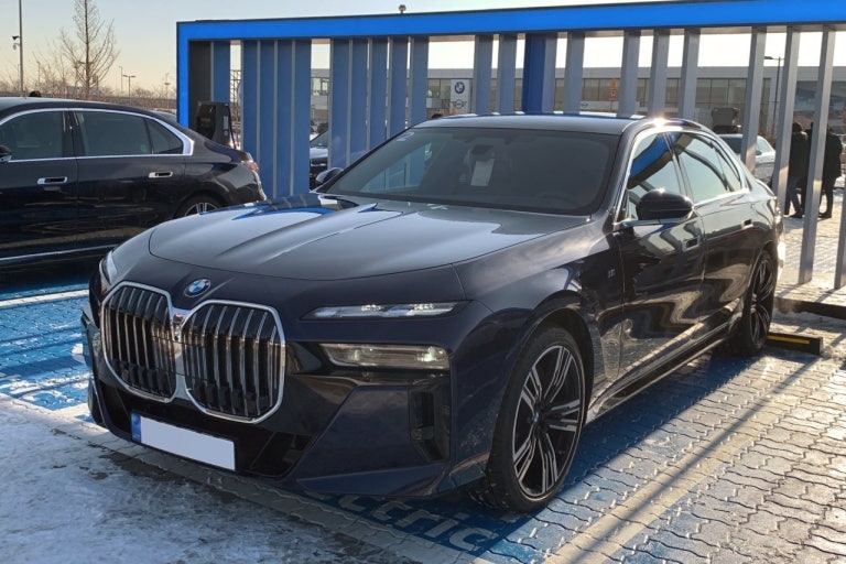 BMW 740i M Sport 솔직 시승 리뷰: 압도적 상품성과 실주행 장단점 분석