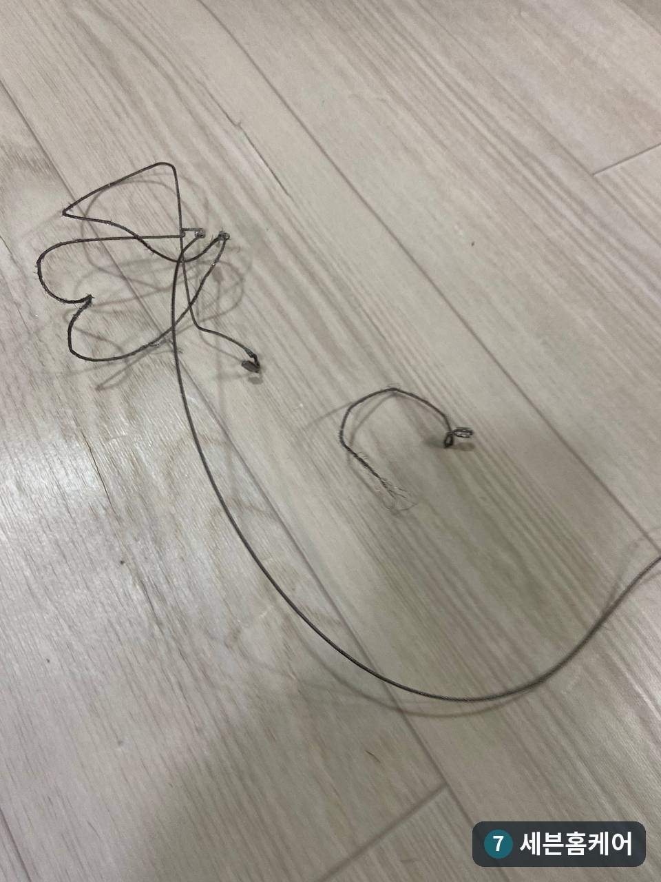 서울 성북구 3연동 중문 수리, 끊어진 와이어 교체 후 문짝 연동 복구