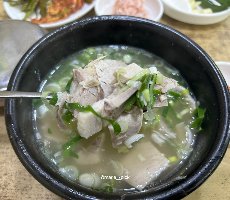 본전돼지국밥 사진 3