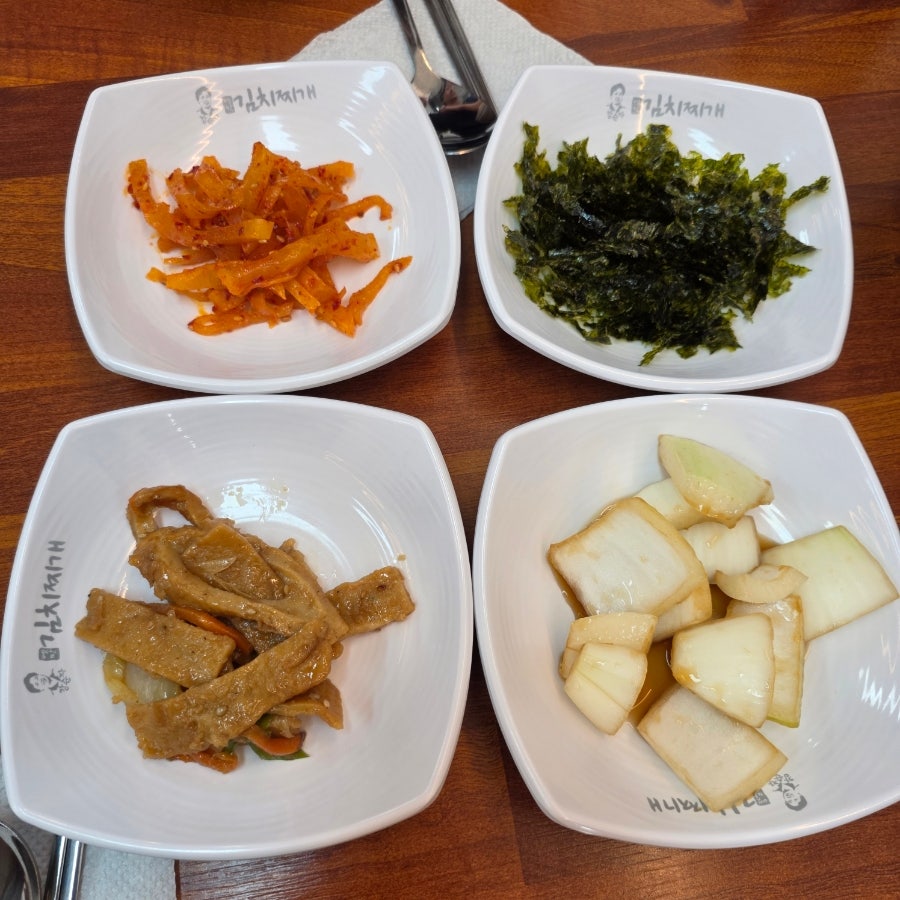 강순자옛맛김치찌개 초롱꽃마을점 사진 4