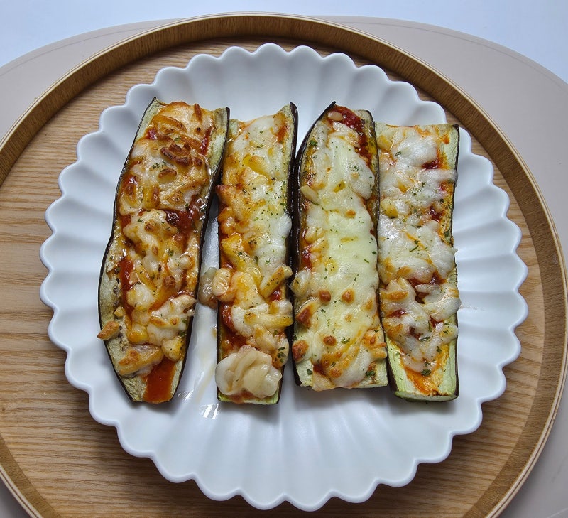 에어프라이어 가지 요리 방학메뉴 아이들도 호기심에 먹게 되는 가지 피자 가지 치즈 요리