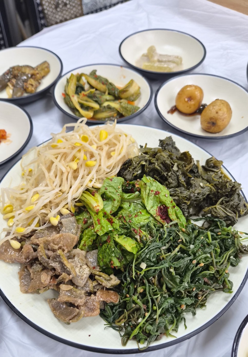 산아래보리밥 사진 6