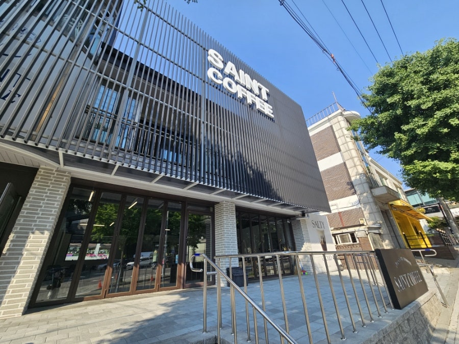 세인트커피 송도본점 사진 1