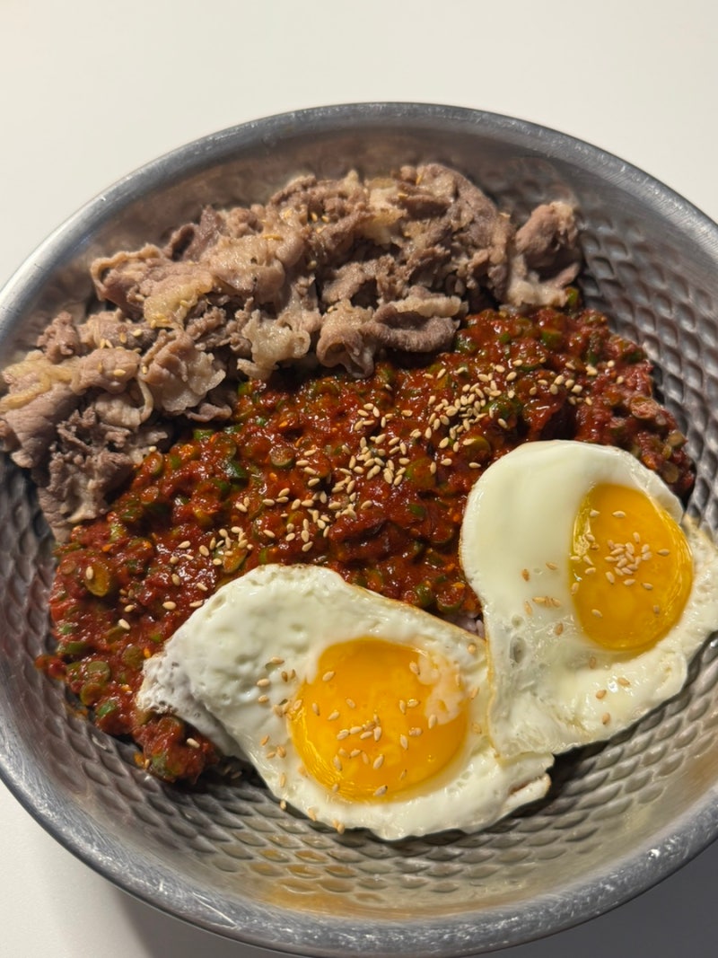 스레드 마늘쫑비빔밥 레시피 우삼겹 마늘쫑 비빔밥 양념레시피!
