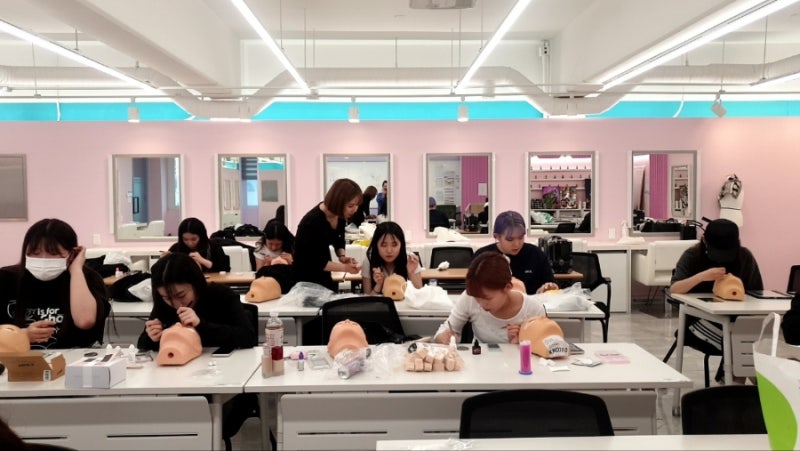 속눈썹연장·속눈썹펌 창업 전 꼭 알아야 하는 사실! 메이크업국가자격증은 필수입니다.