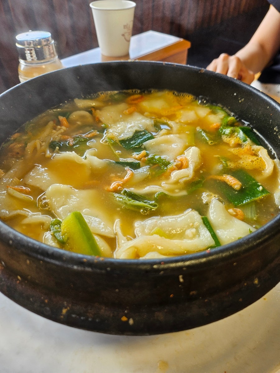 탤런트 박철호의 덕이동주막 사진 1