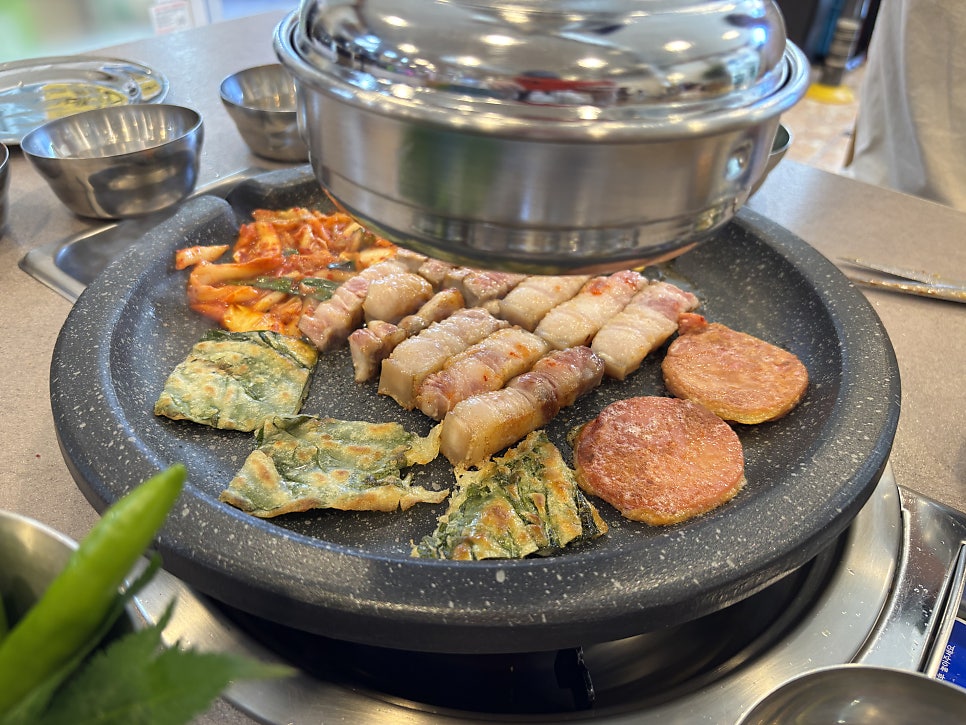 저탄장보리밥삼겹살 사진 2
