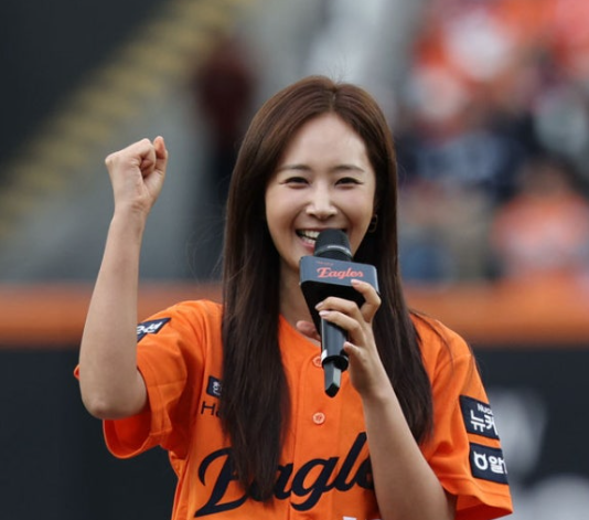 권유리, SM과 19년…8월 31일 마침표 찍는다, 소녀시대는 남는다