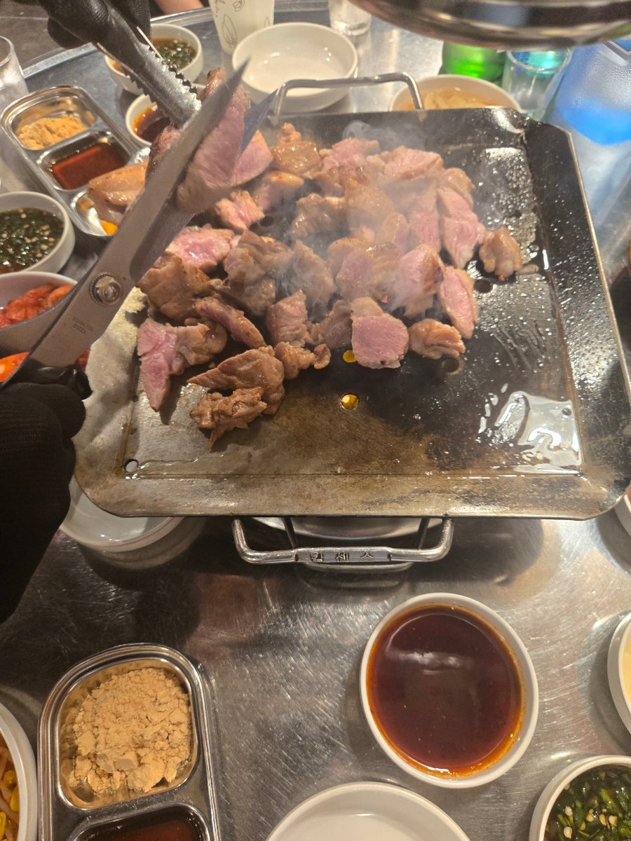평화김해뒷고기 경성대부경대점 사진 1