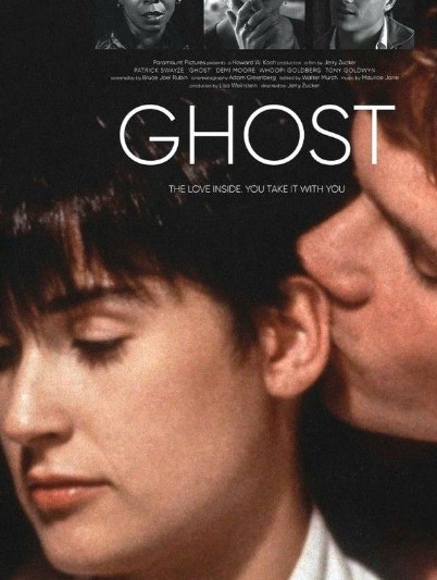 고스트(1990) | 30년이 지나도 여전히 눈물 나는 사랑, 데미 무어의 대표작