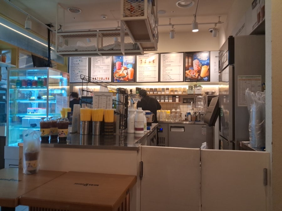 메가MGC커피 평택역SK뷰점 사진 4