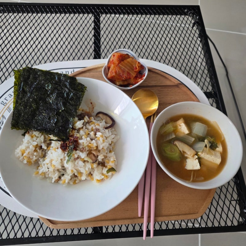 [솥밥 레시피] 감칠맛 폭발 표고버섯 소고기(돼지고기) 다짐육 솥밥 & 된장찌개