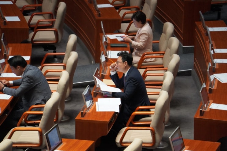 [ <b>보완수사권</b> 폐지 저지 필리버스터 ]