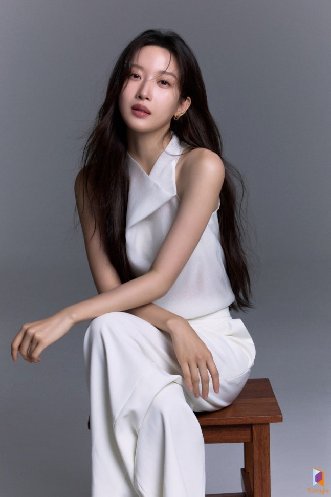 역대급 비주얼 찍은 문가영, 5색조 매력 가득한 새 프로필 실화?